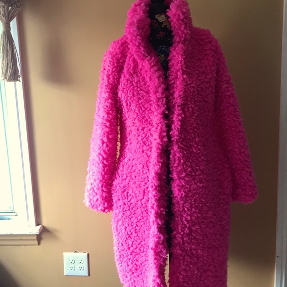 Jackets & Blazers - Fab pink poodle coat 💖